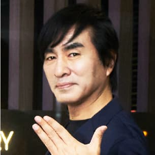 https://stg-www.expo2025-toppan.com/wp-content/uploads/2024/08/kawamori.jpg